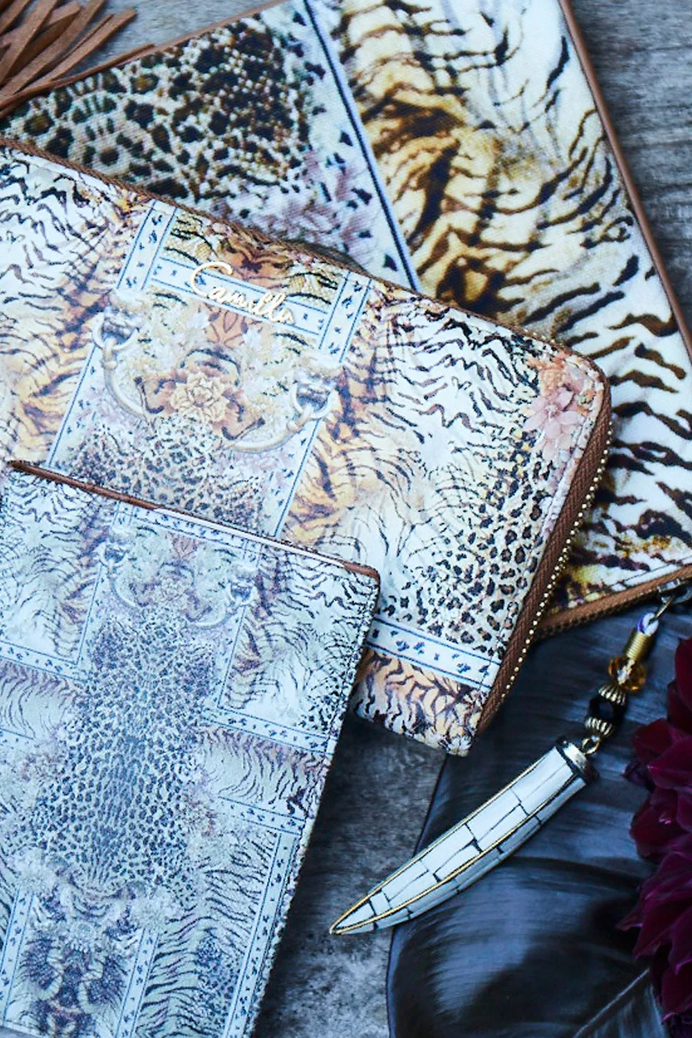 ZIP AROUND WALLET SPIRIT ANIMAL